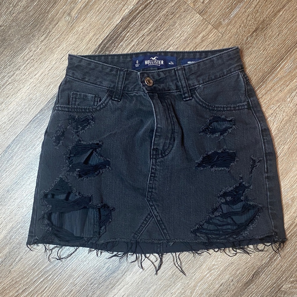 Hollister Women's Black Distressed Mini Skirt